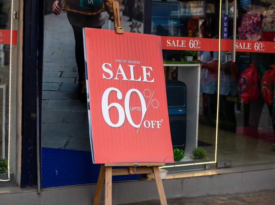 How pavement signs and POS displays strengthen your brand identity